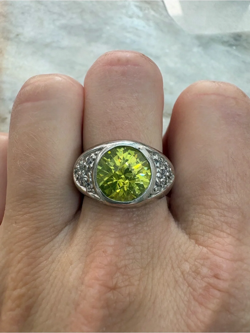 Vintage Gold Plated Ring with Lime Green Gemstone - Size 7.75